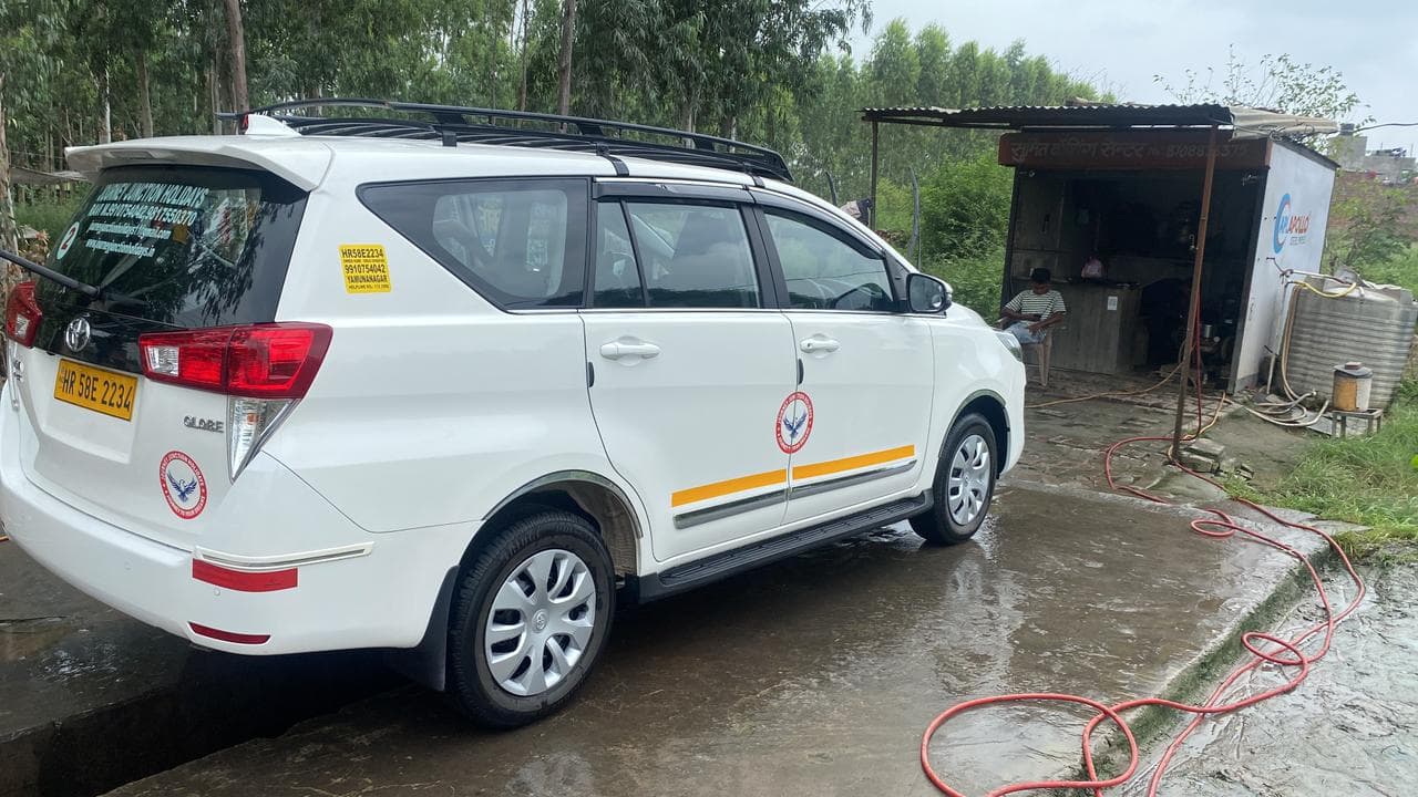Car Image 4